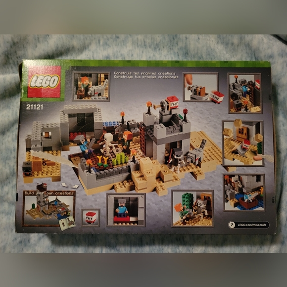 Rare and Retired Lego Minecraft The Desert Outpost Set - Picture 2 of 4